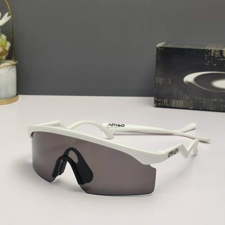Picture of Oakley Sunglasses _SKUfw66124342fw